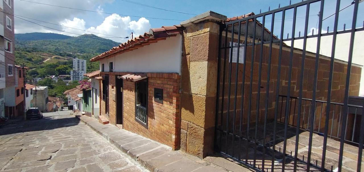Santander Aleman Hostel San Gil Bagian luar foto