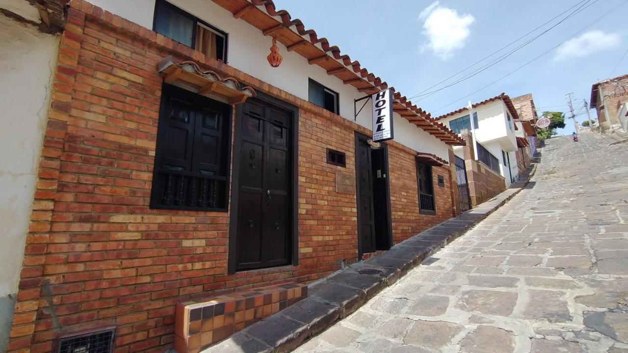 Santander Aleman Hostel San Gil Bagian luar foto