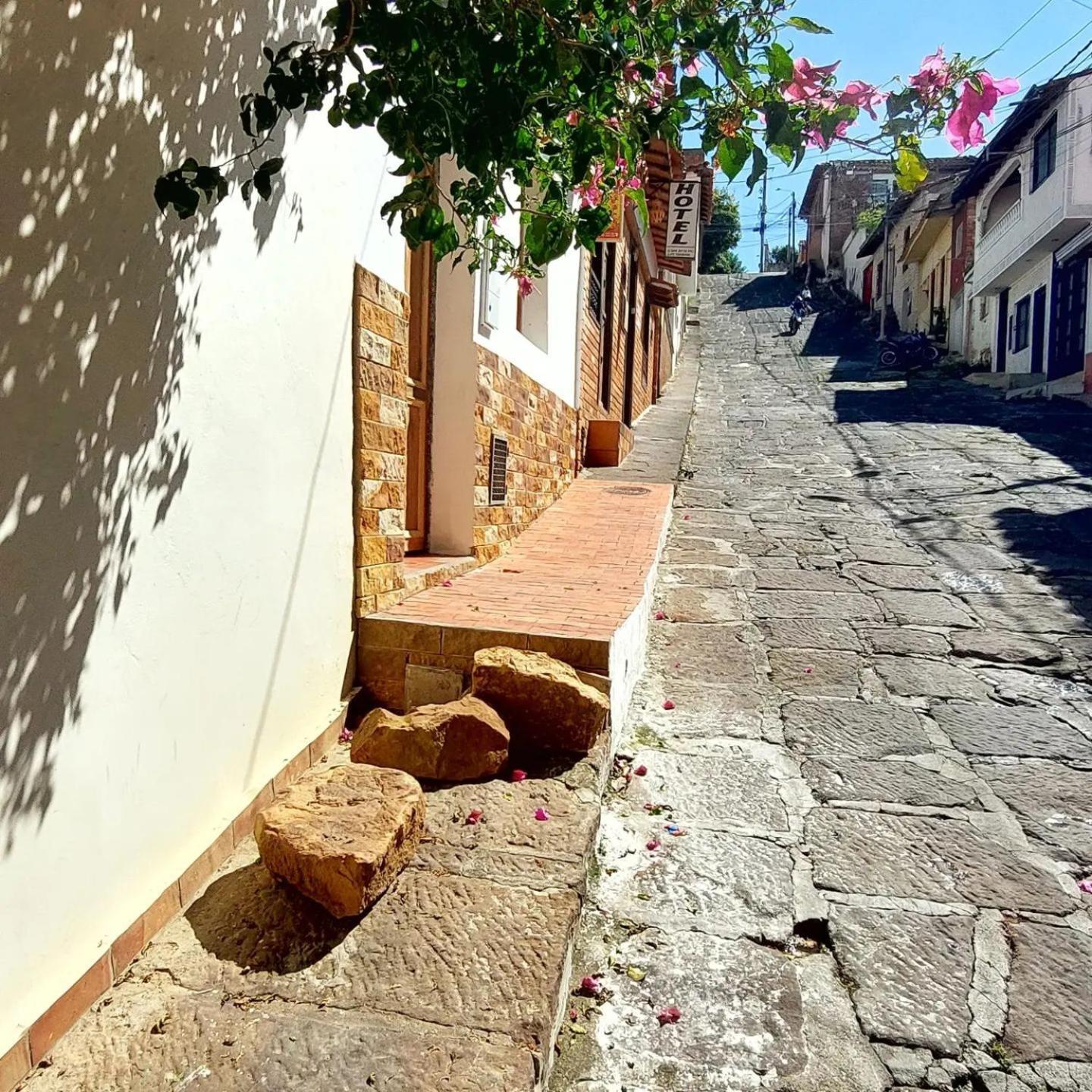 Santander Aleman Hostel San Gil Bagian luar foto